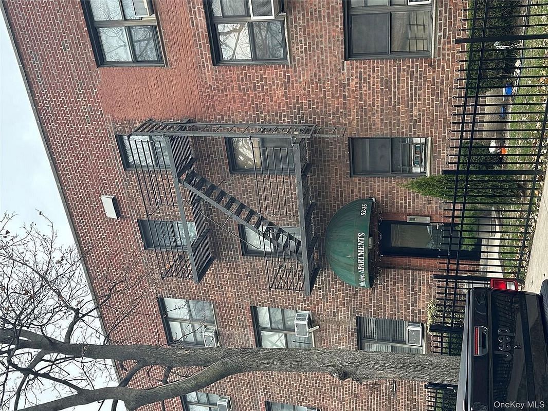 Image 1 of 1 for 52-35 39 Road #2C in Queens, New York, NY, 11377