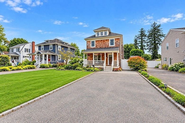 52 Lee Avenue
