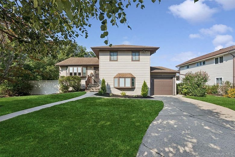 52 Narcissus Avenue