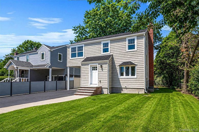 52 Norfeld Boulevard