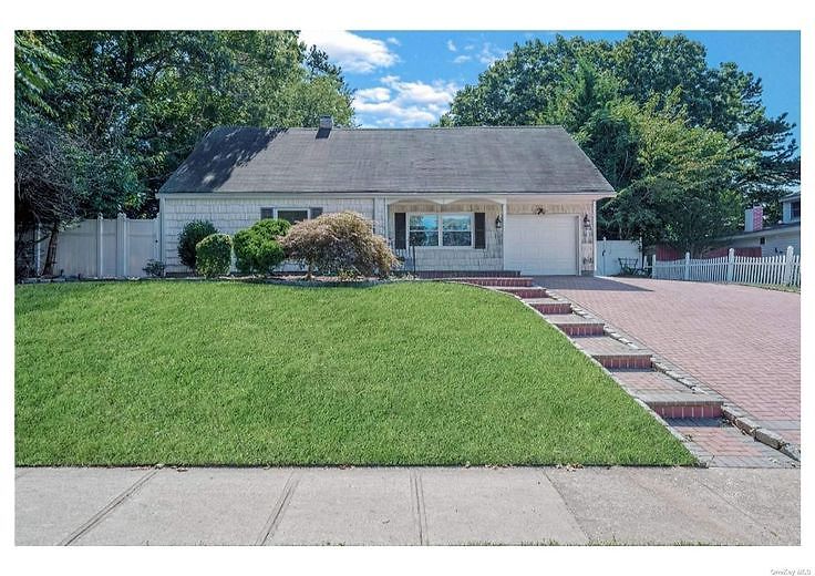 Image 1 of 14 for 52 Oneida Avenue in Long Island, Selden, NY, 11784