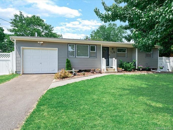 52 S Larry Road