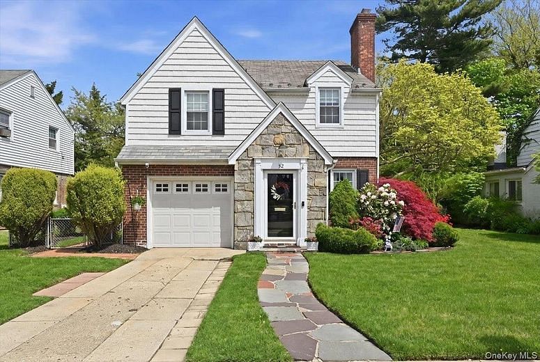52 Wisteria Avenue