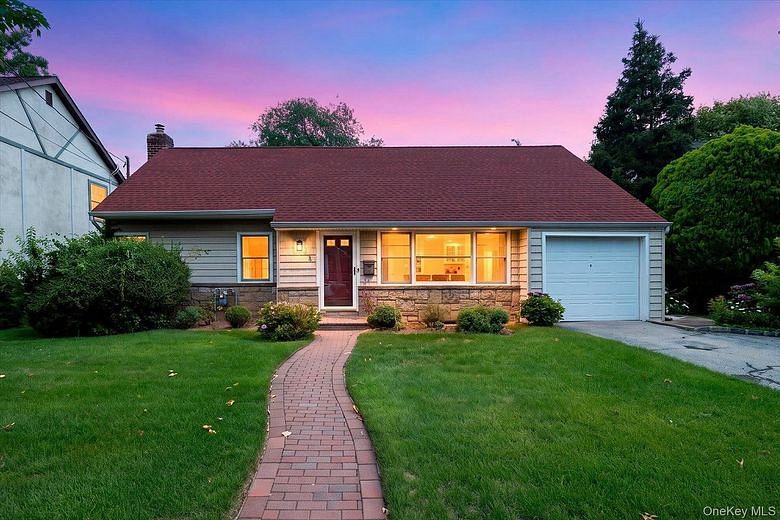52 Woods Avenue
