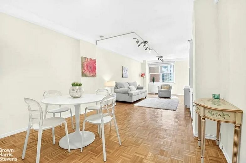 520 East 72nd Street #8E