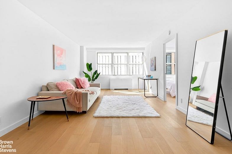 520 East 72nd Street #8U