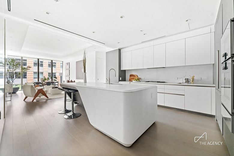 520 West 28th Street #7