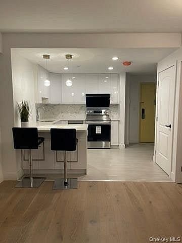 5216 Roosevelt Ave #3A