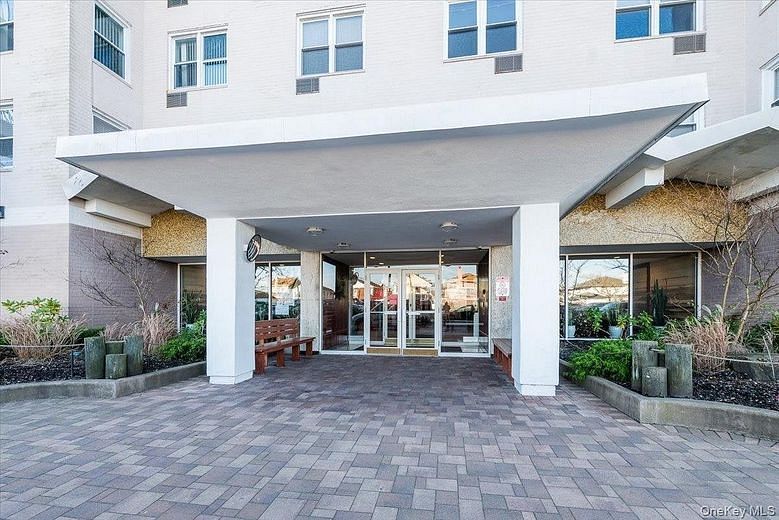 522 Shore Road #2VV