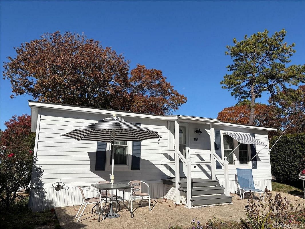 Image 1 of 17 for 525/151 Riverleigh Avenue #151 in Long Island, Riverhead, NY, 11901