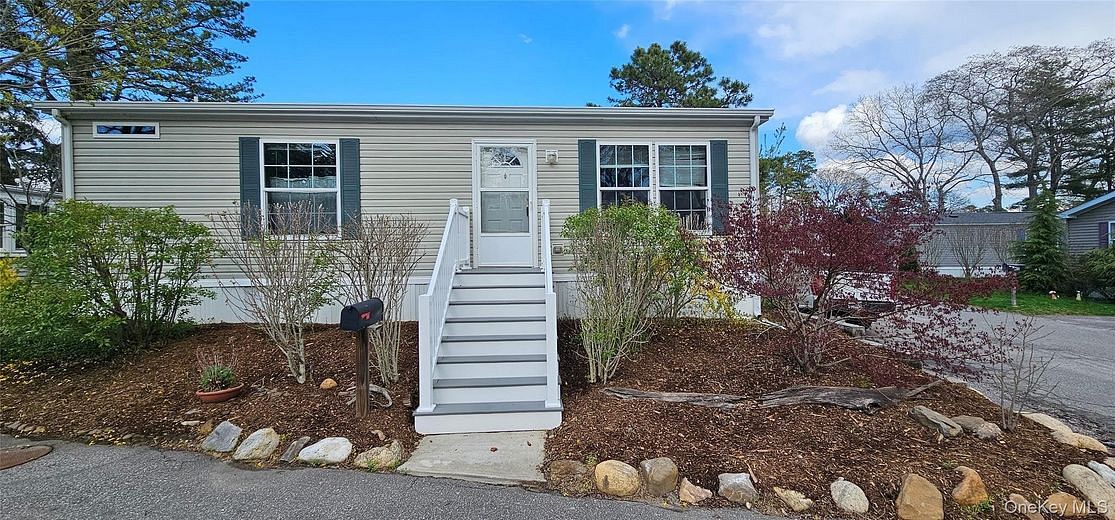 525-B26 Riverleigh Avenue #B26