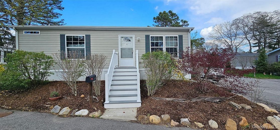 525-B26 Riverleigh Avenue #B26