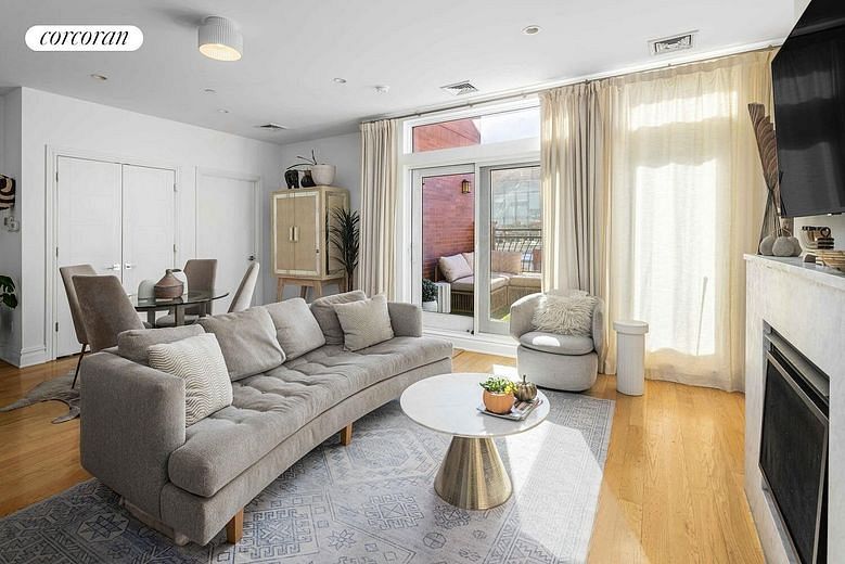 525 Myrtle Avenue #701