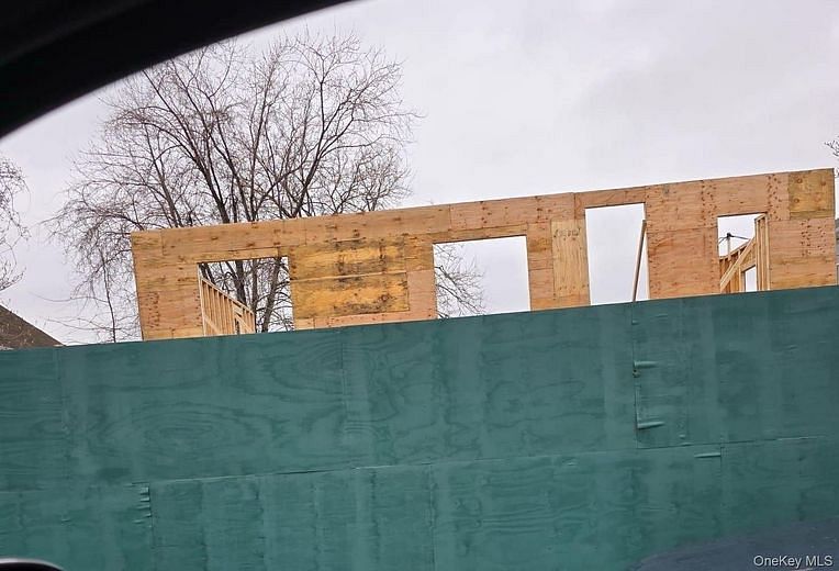 525 Oceanpoint Avenue