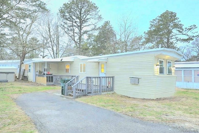 525 riverleigh Ave #C7