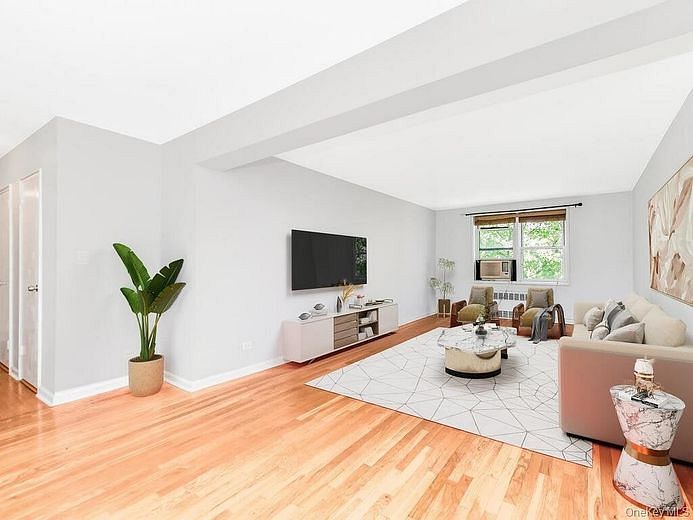 525 W 236th. Street #6H