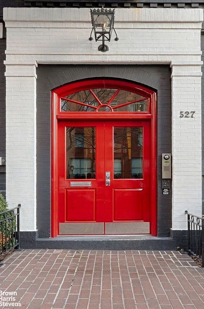 527 East 72nd Street #1B