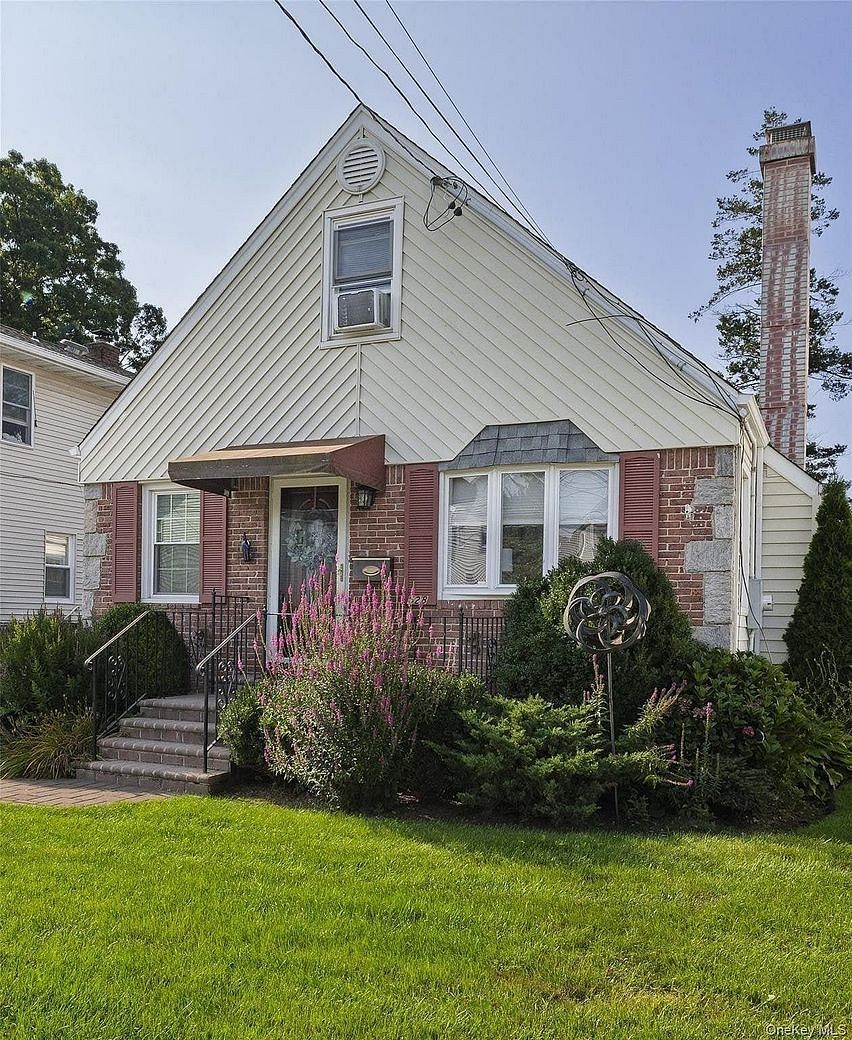 528 Stratford Road