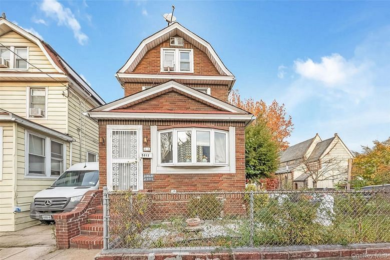 53-13 Seabury Street