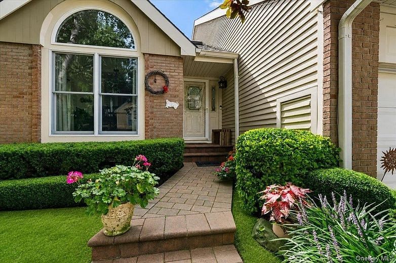53 Willow Ridge Drive