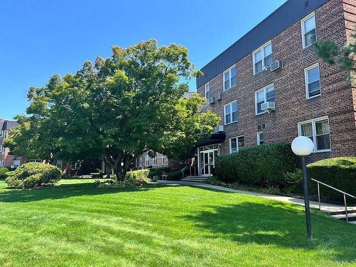 530 Dubois Avenue #6A