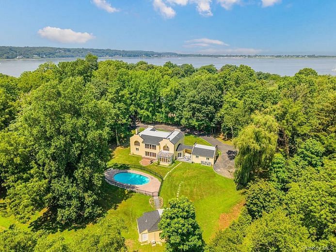 530 S Centre Island Road