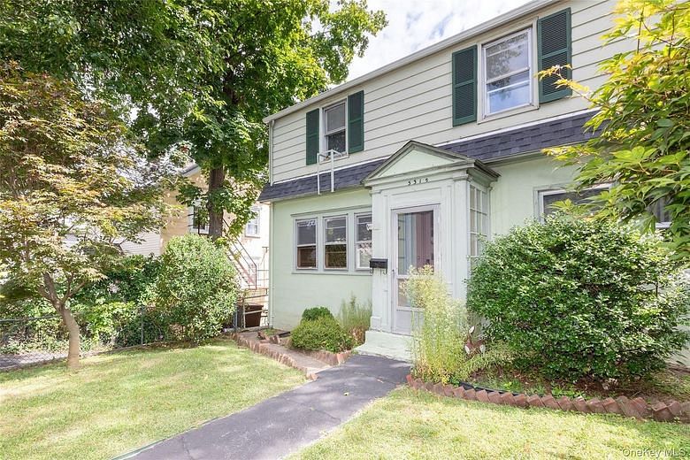 531 1/2 Willett Avenue