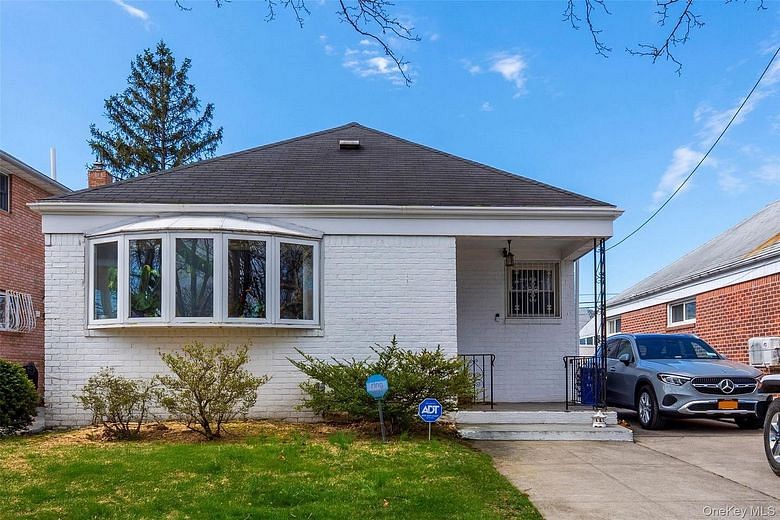 5312 Clearview Expressway