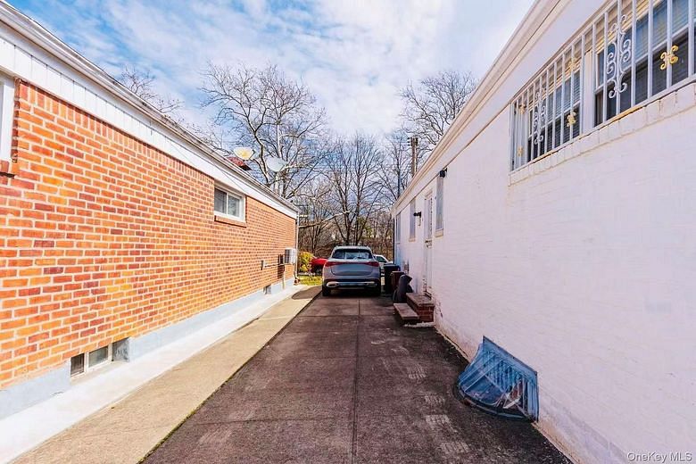 5312 Clearview Expressway