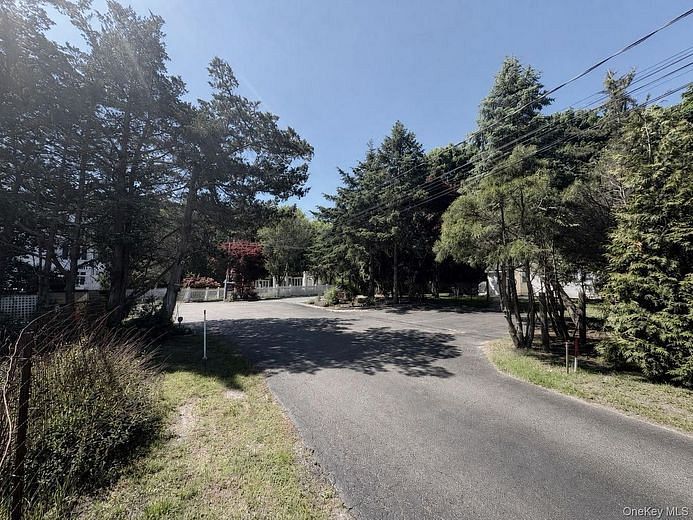 533, 531, 529 Montauk Highway