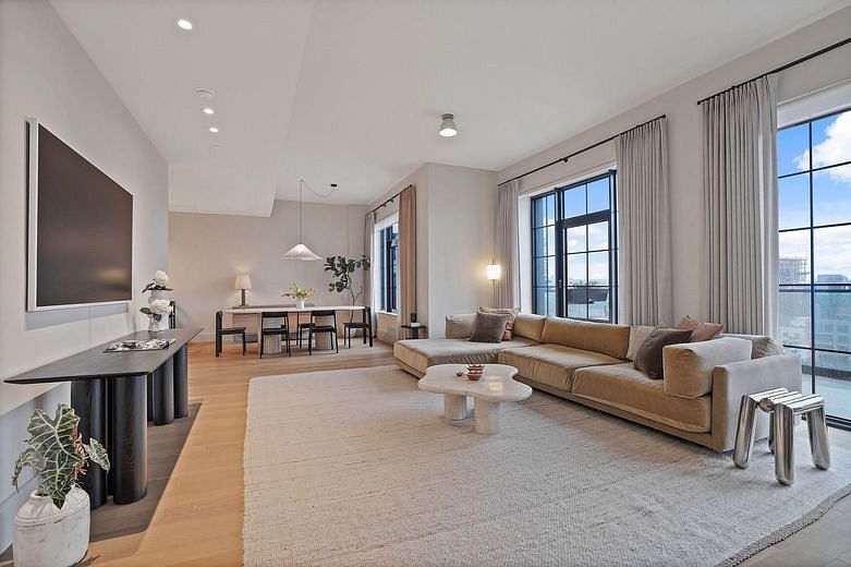 533 Pacific Street #10A