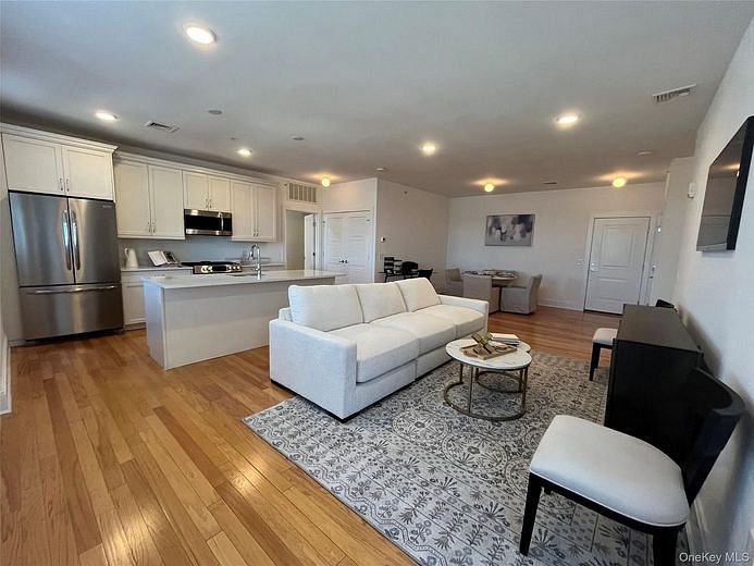 535 Marina Pointe Drive #535