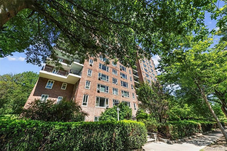 5355 Henry Hudson Parkway W #4G