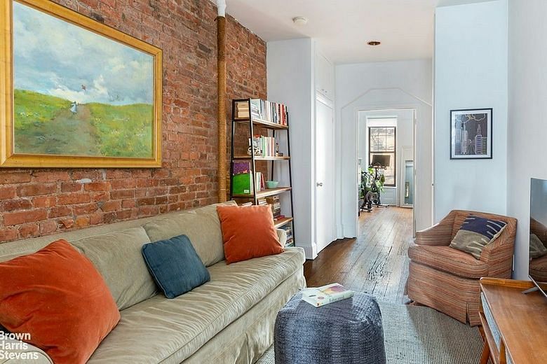 537 Clinton Street #2B