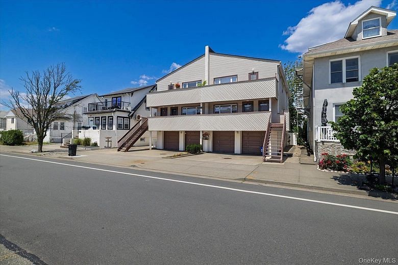 537 E Broadway #201