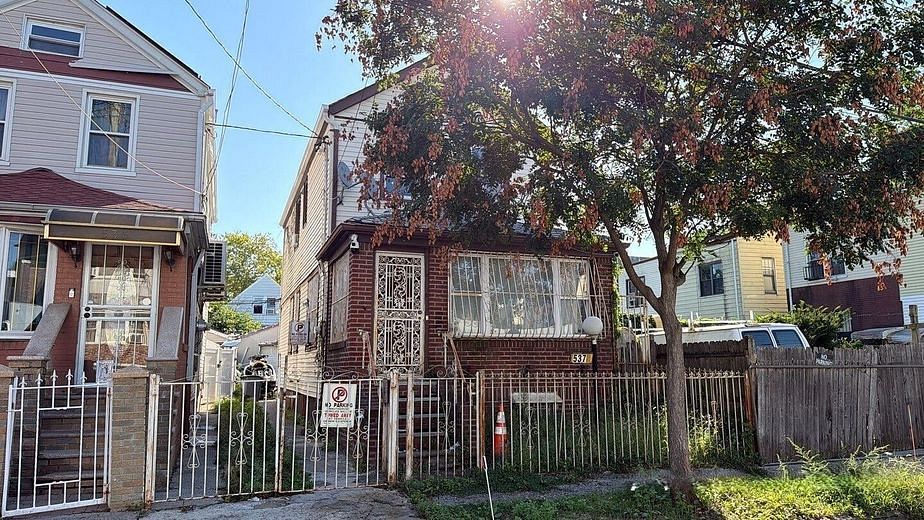 537 East 39th Street
