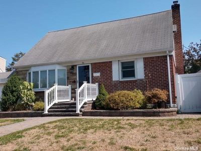 Image 1 of 21 for 96 Bette Road in Long Island, East Meadow, NY, 11554