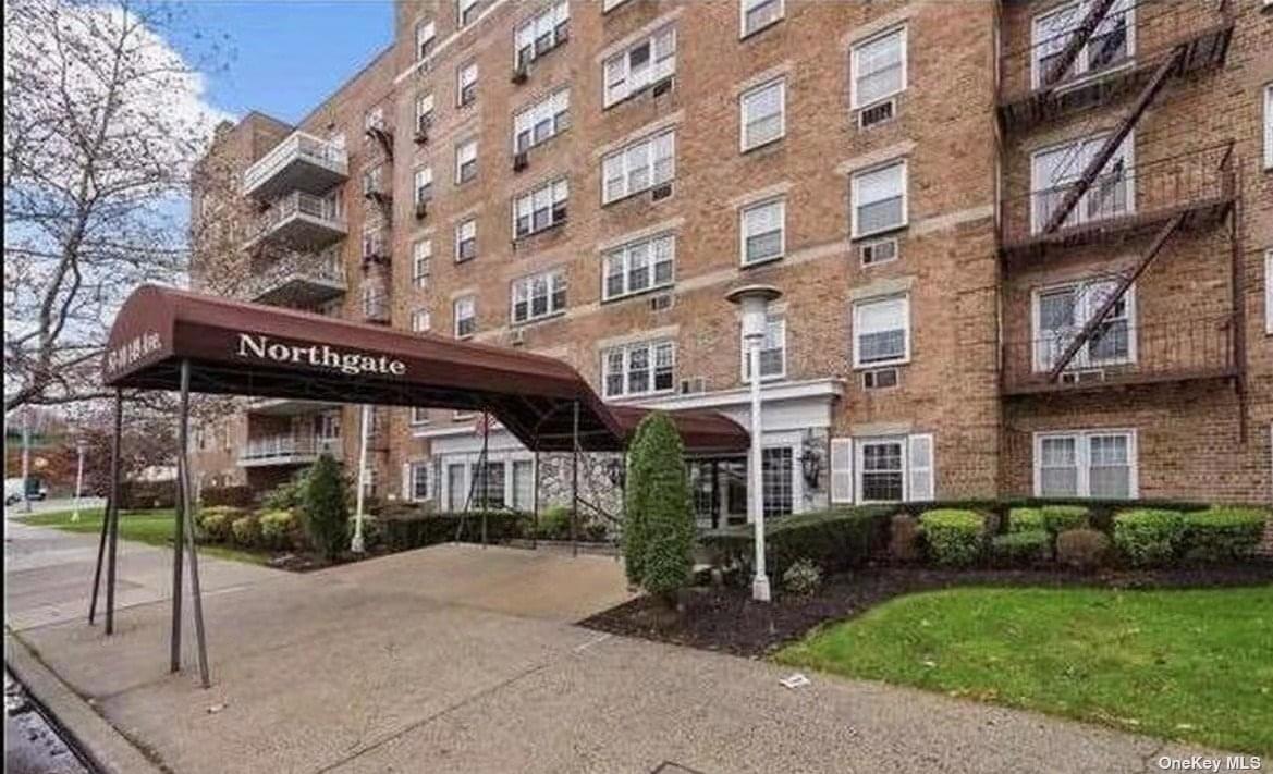 87-10 149th Avenue #5L in Queens, Howard Beach, NY 11414