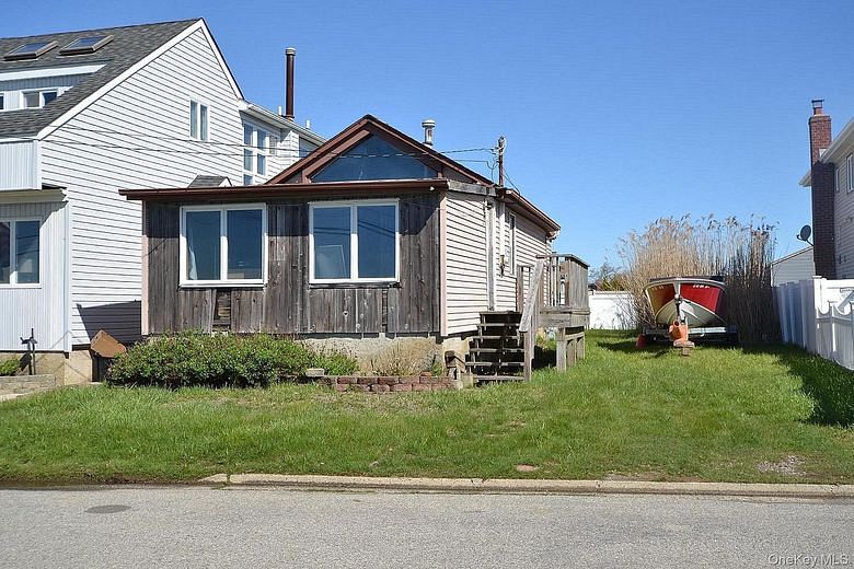 54 Bayview Avenue W