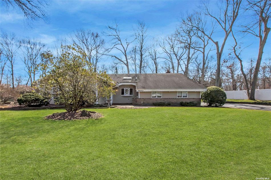 Image 1 of 30 for 54 Canterbury Drive in Long Island, Hauppauge, NY, 11788