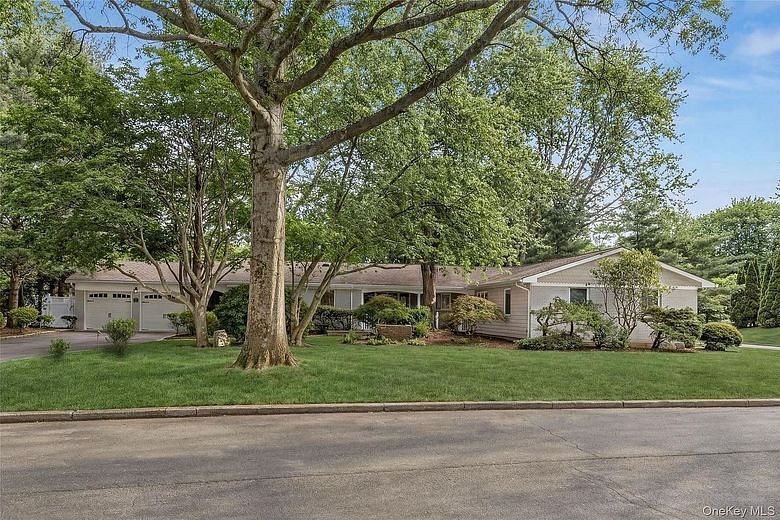 54 Dix Woods Drive