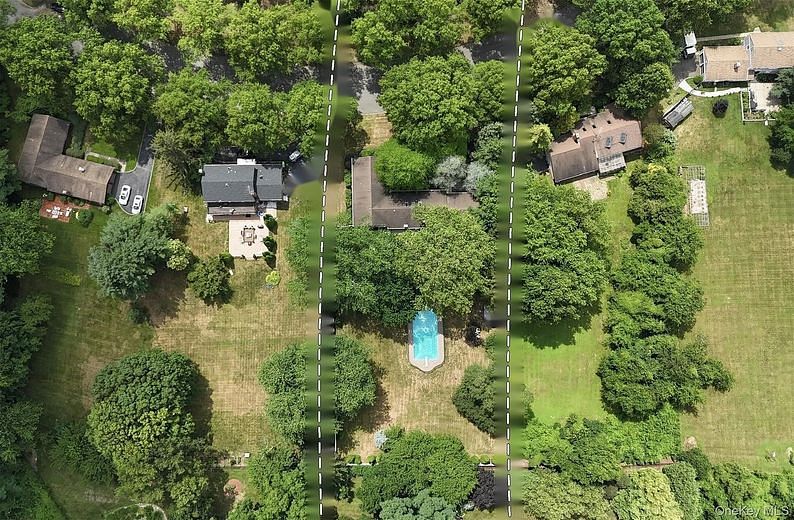 54 Dix Woods Drive