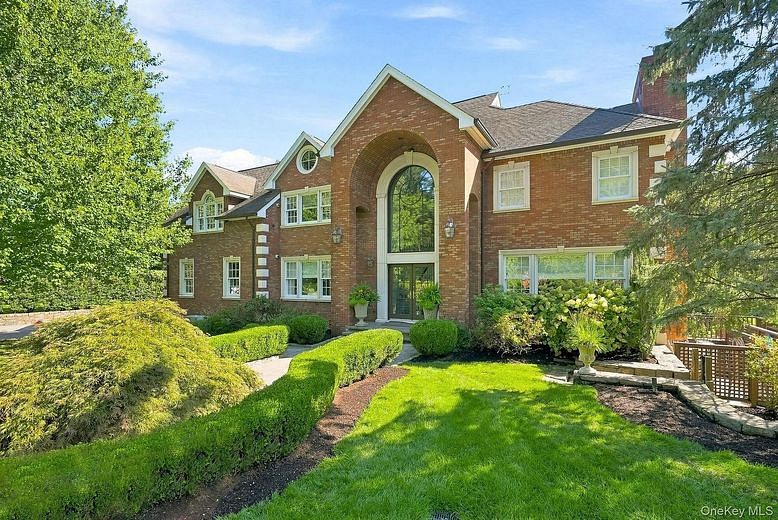 54 Forest Lake Drive