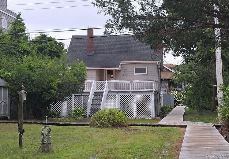 54 Oak Beach Road