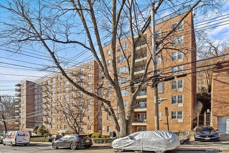 5425 Valles Avenue #2H