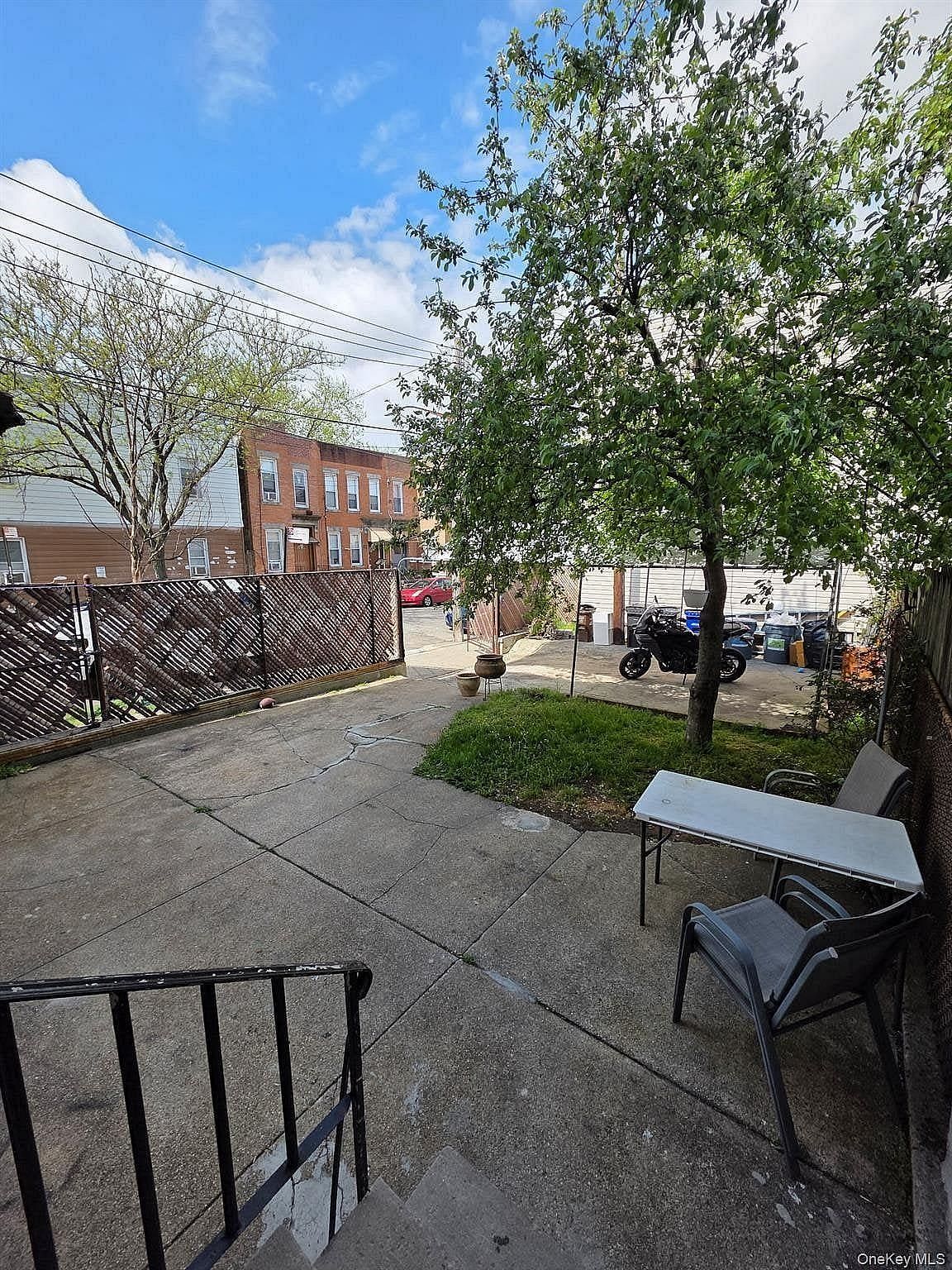 5427 Arnold Avenue in Maspeth | Yoreevo