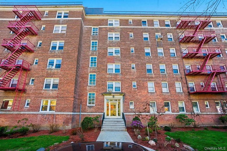 5444 Arlington Avenue #G 44