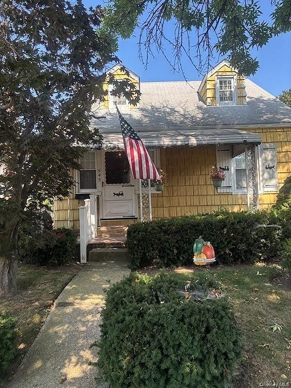 Image 1 of 12 for 545 6th Avenue in Long Island, North Hempstead, NY, 11040