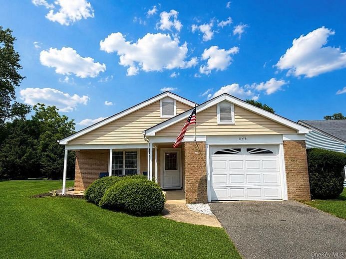 545 Stratford Lane