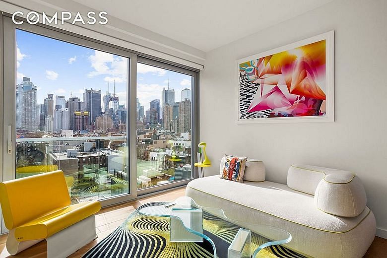 547 West 47th Street #1102